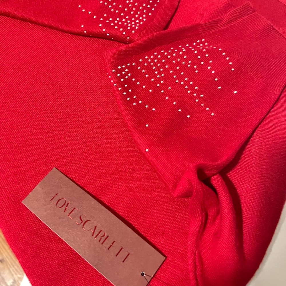 Beautiful sweater with glitter along the arms